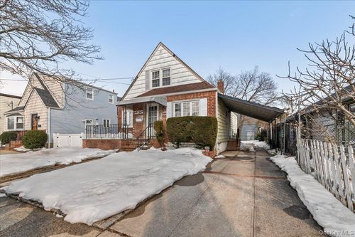 33 Mckee St, Floral Park, NY, 11001-1615 | Card Image