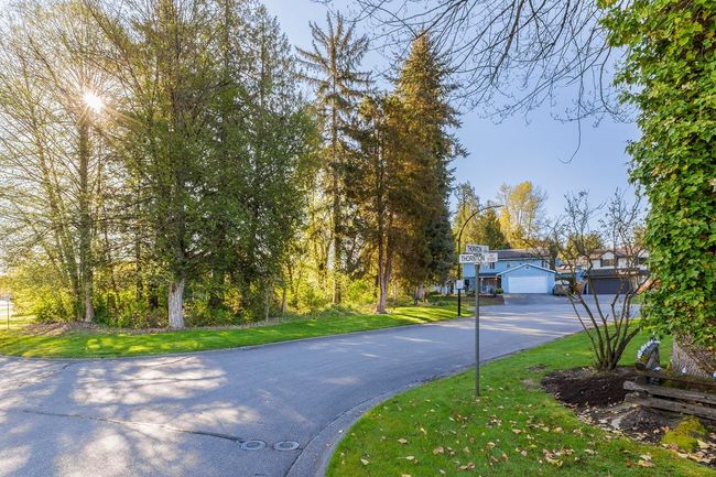 12610 Thornton Place, House other with 4 bedrooms, 2 bathrooms and 4 parking in Maple Ridge BC | Image 7