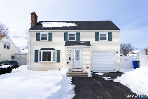 783 S Quaker Ln, West Hartford, CT, 06110-1221 | Card Image