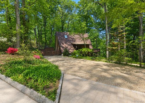 101 Longfellow Ln, Port Jefferson, NY, 11777-1611 | Card Image