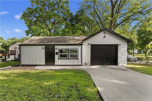 1401 Ne 70th Ter, Gladstone, MO, 64118-2802 | Card Image