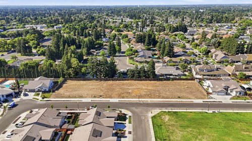 1356 Merion Dr, Turlock, CA, 95382-8006 | Card Image