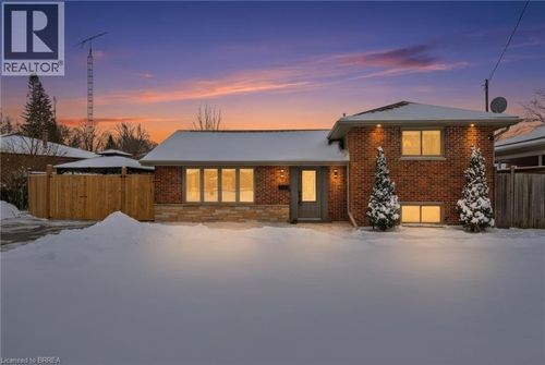 35 Hickery Pl, Brantford, ON, N3S3C7 | Card Image