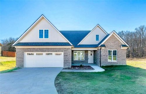 112 Emerald Ct, Trinity, NC, 27370-8018 | Card Image