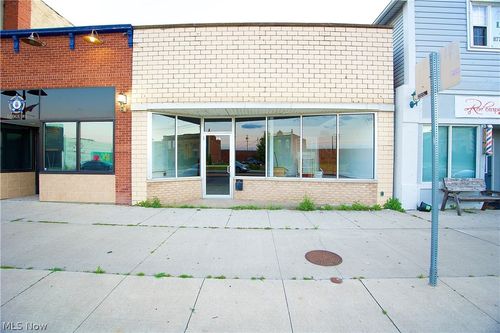 916 Broadway, Lorain, OH, 44052-1950 | Card Image