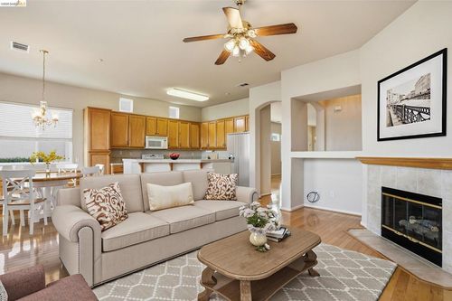 1036 Bismarck Ter, Brentwood, CA, 94513-6918 | Card Image