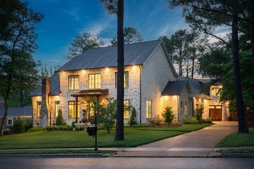 825 Salisbury Way, Clarksville, TN, 37043-5690 | Card Image