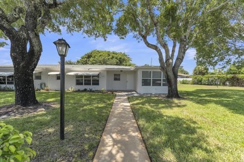 c-7376 W Oakridge Cir, Lantana, FL, 33462-5318 | Card Image