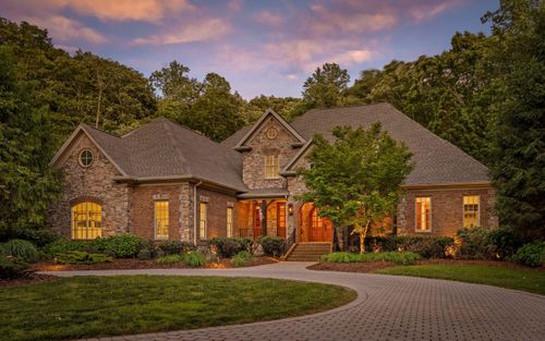 11 Saint Nicholas Way, Signal Mountain, TN, 37377-2153 | Card Image