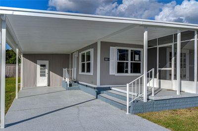 39053 Flora Avenue, House other with 2 bedrooms, 1 bathrooms and null parking in Zephyrhills FL | Image 2