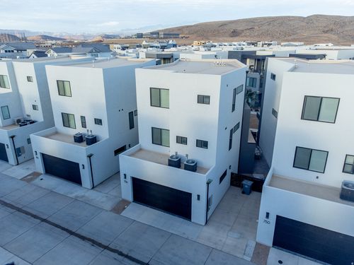 756 W Sapphire Ln, St. George, UT, 84790-2303 | Card Image