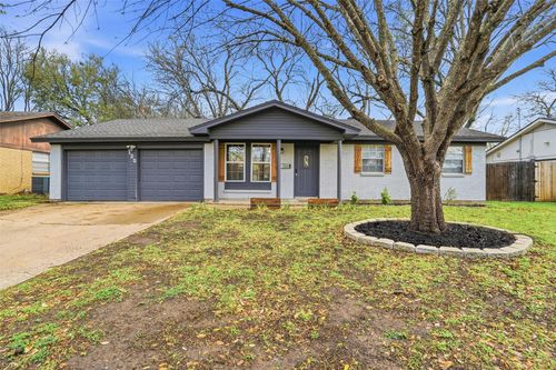 120 Nw Suzanne Ter, Burleson, TX, 76028-5618 | Card Image