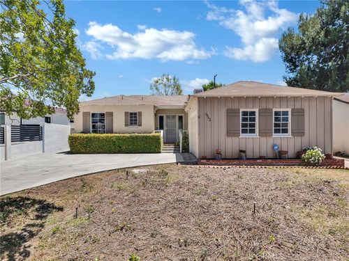 9952 Noble Ave, Mission Hills, CA, 91345-3023 | Card Image