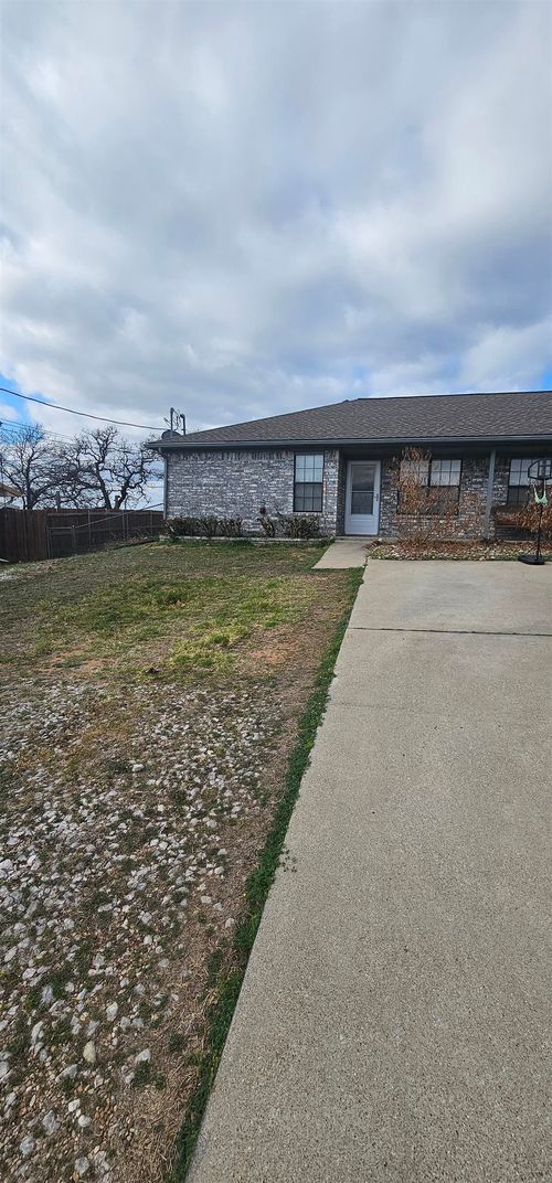 1731 Greenwood Ln, Kingsland, TX, 78639-5932 | Card Image