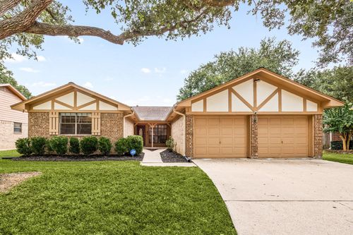 2019 Franklin Cir, Rosenberg, TX, 77471-5205 | Card Image