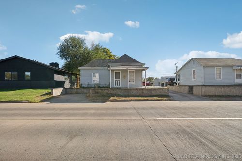 514 E A St, Jenks, OK, 74037-4121 | Card Image