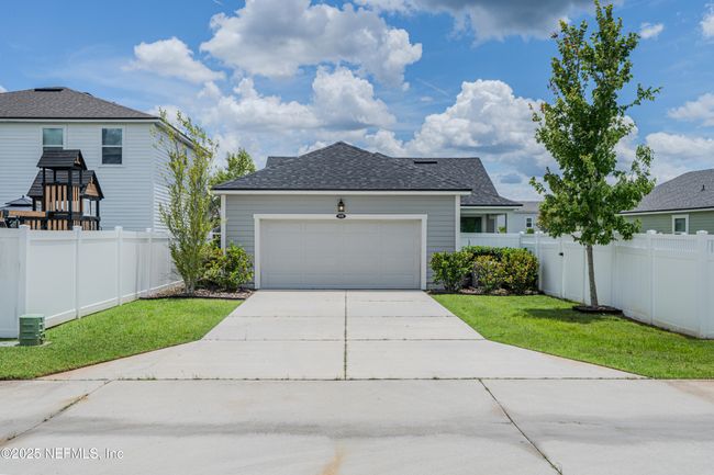 575 Buttonwood Loop, House other with 3 bedrooms, 2 bathrooms and null parking in Yulee FL | Image 43