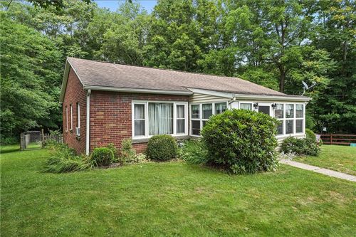 231 E North St, Mercer, PA, 16137-1118 | Card Image