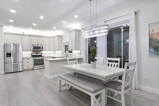 7538 Camden Harbour Dr, House other with 6 bedrooms, 4 bathrooms and null parking in BRADENTON FL | Image 5