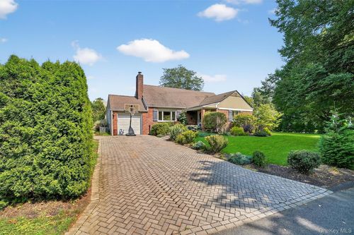 70 Atherstone Rd, Scarsdale, NY, 10583-6645 | Card Image