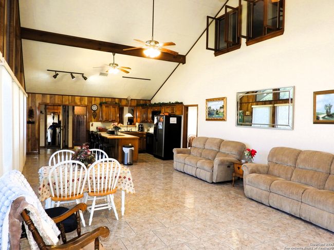 3078 Goat Hill Rd, House other with 4 bedrooms, 4 bathrooms and null parking in Lakehills TX | Image 13
