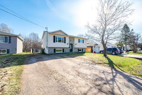 317 Julien St, Pembroke, ON, K8A3P6 | Card Image