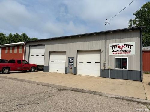 9449 Genesee St, New Lothrop, MI, 48460-9799 | Card Image