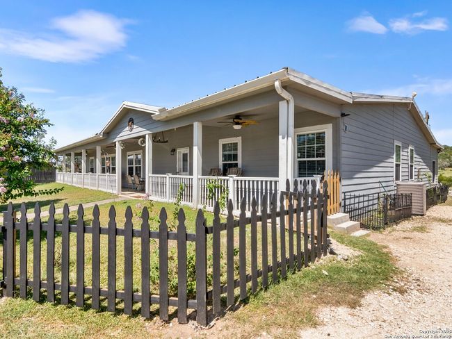 11890 Ranch Road 965, House other with 6 bedrooms, 4 bathrooms and null parking in Fredericksburg TX | Image 11
