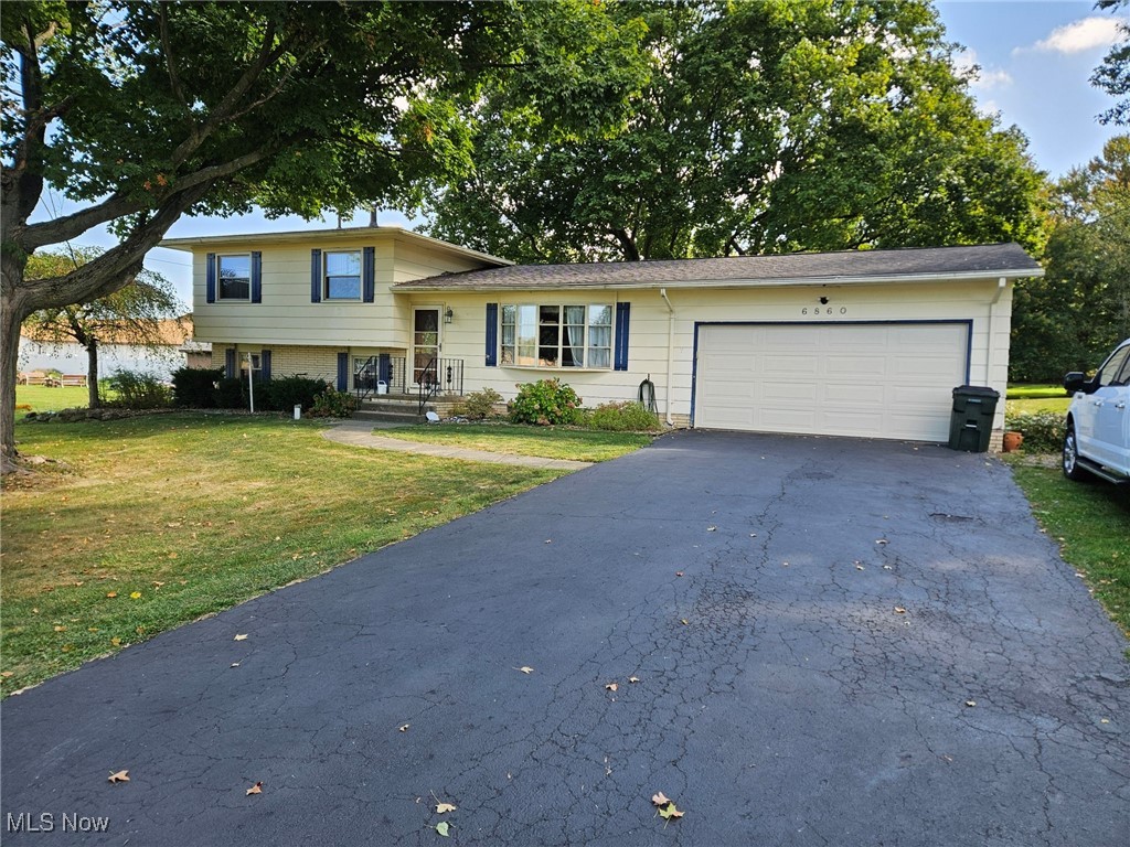 Beridge St, Louisville, OH 44641