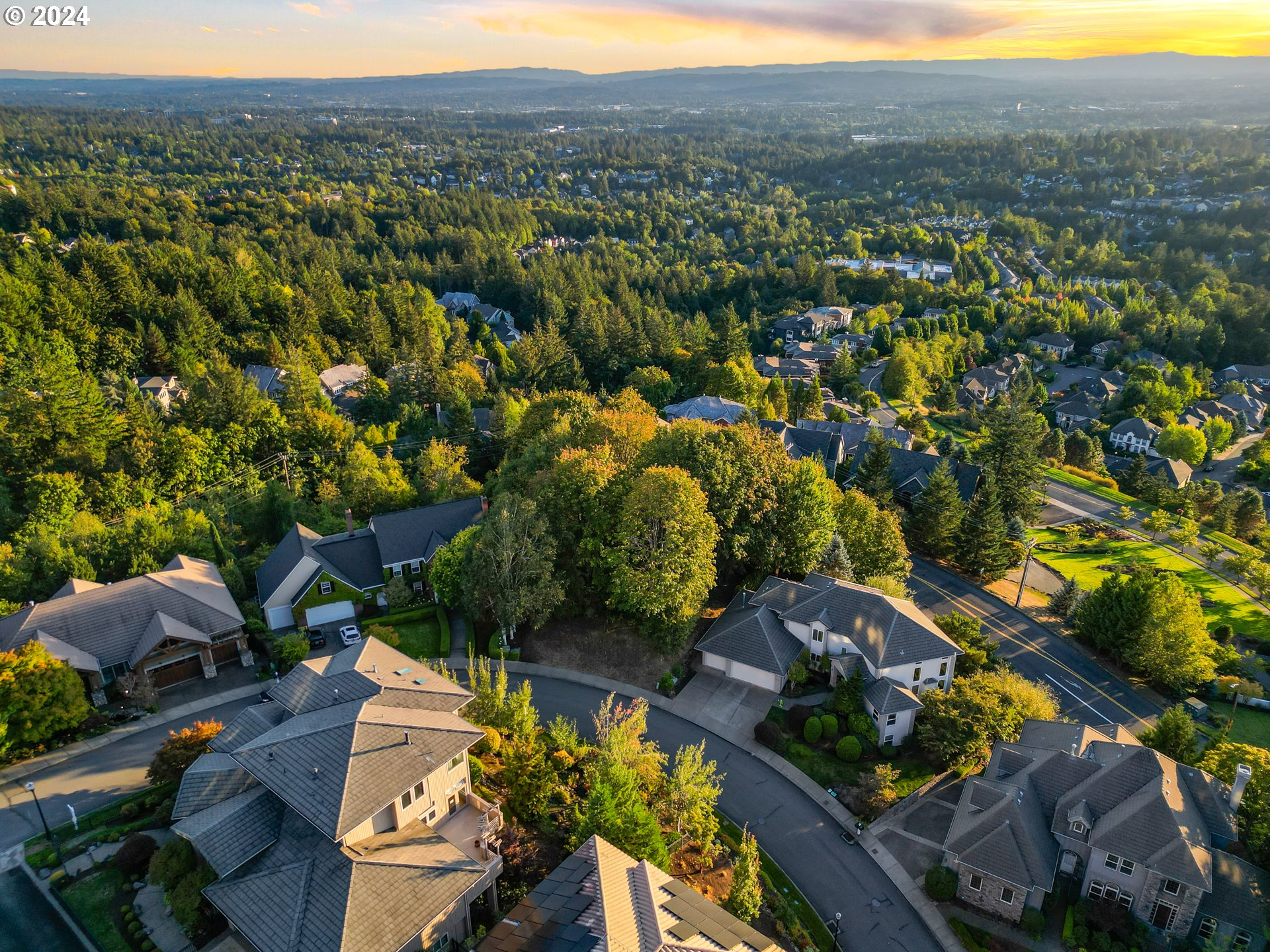 Chapin Dr, Portland, OR 97229
