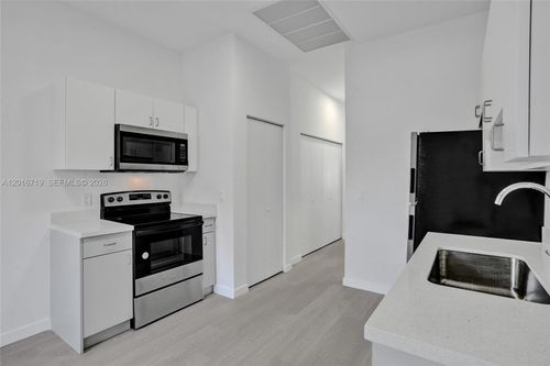 2-1567 Nw 1st St, Miami, FL, 33125 | Card Image