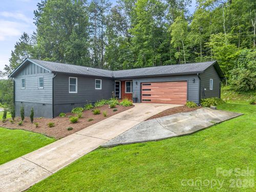 89 Hillview Cir, Brevard, NC, 28712-3205 | Card Image