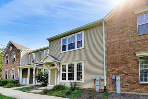 131 Springbrook Trl S, Oswego, IL, 60543-4016 | Card Image