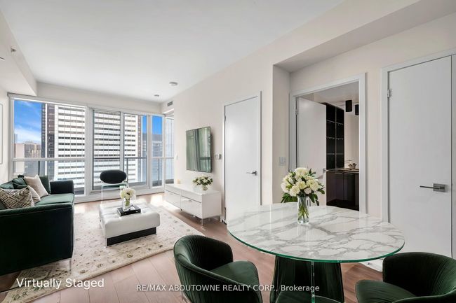 5210 - 70 Temperance St, Condo with 1 bedrooms, 1 bathrooms and null parking in Toronto ON | Image 8