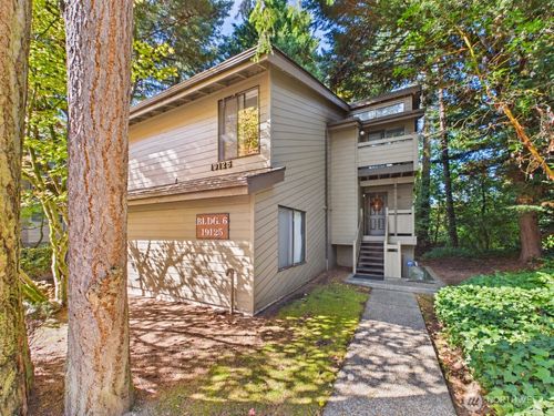 202-19125 Ballinger Way Ne, Lake Forest Park, WA, 98155-2447 | Card Image