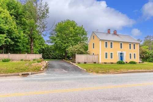 143 Highland St, Plymouth, NH, 03264-1240 | Card Image