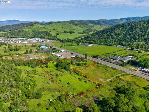 3314 Ne Diamond Lake Blvd, Roseburg, OR, 97470-7001 | Card Image