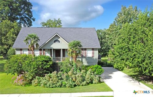 325 Fair Ln, New Braunfels, TX, 78130-3564 | Card Image