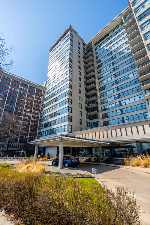 5k-3430 Lake Shore Dr, Chicago, IL, 60657-2832 | Card Image