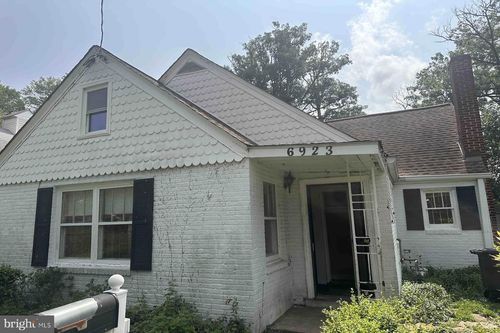 6923 Standish Drive, HYATTSVILLE, MD, 20784 | Card Image