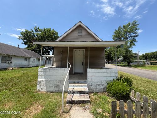 1402 Iowa Ave, Joplin, MO, 64801-4954 | Card Image