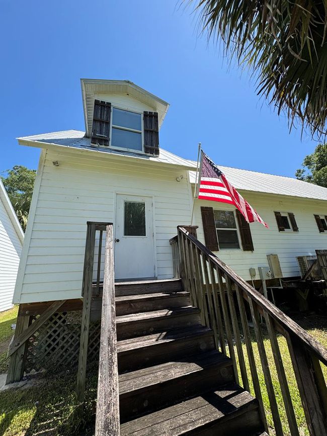 6871 Sw 103 Rd Ter, House other with 3 bedrooms, 2 bathrooms and null parking in Cedar Key FL | Image 67