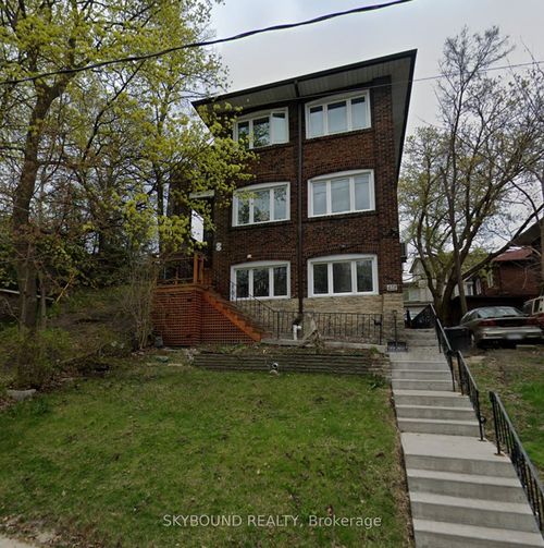 27A Ridout St, Toronto, ON, M6R1Z3 | Card Image