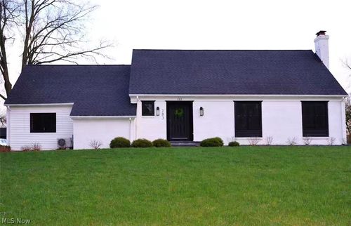 283 S Countryside Dr, Ashland, OH, 44805-3943 | Card Image