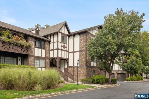 1210 Faulkner Ct, Mahwah, NJ, 07430-3481 | Card Image