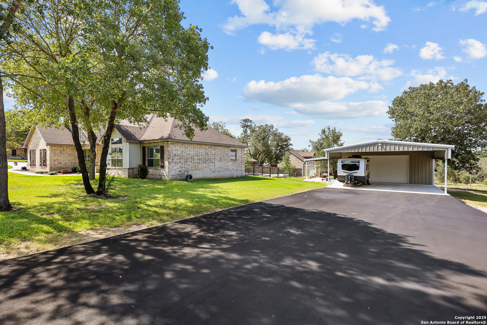 Residential in Floresville 5