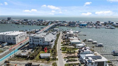 752 San Carlos Dr, FORT MYERS BEACH, FL, 33931-2222 | Card Image