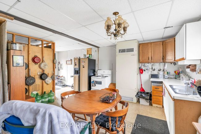 70 Red Cap Beach Rd, Home with 2 bedrooms, 1 bathrooms and 5 parking in Kirkfield ON | Image 8