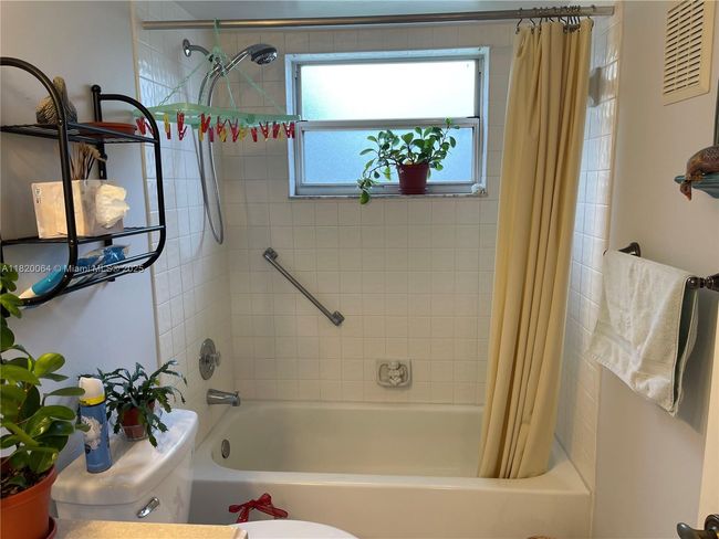 APT-210 - 10422 24 Th Pl, Condo with 2 bedrooms, 2 bathrooms and null parking in Sunrise FL | Image 21