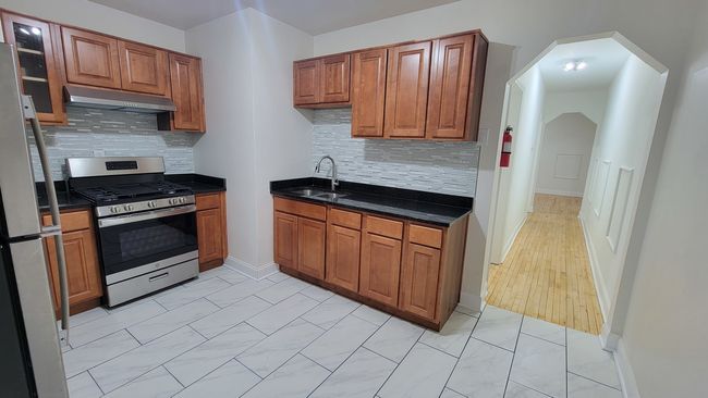 APT-301 - 930 W Belmont Ave, Condo with 2 bedrooms, 1 bathrooms and null parking in Chicago IL | Image 5